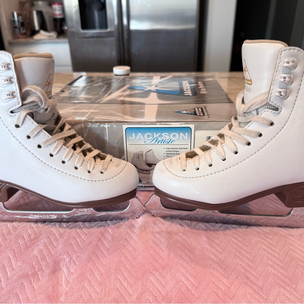 JACKSON Kids White and Brown Ice Skates